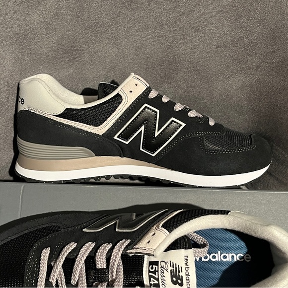 New Balance Men’s Sneakers Black Size 9.5 US - Picture 3 of 11